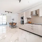 Modern 2br Escape In St Julians By Buena Vista Appartamento