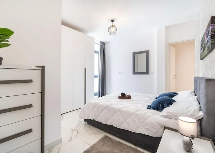 Modern 2br Escape In St Julians شقة