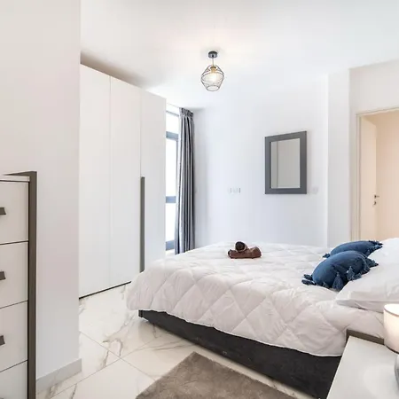 Modern 2br Escape In St Julians By Buena Vista Appartement